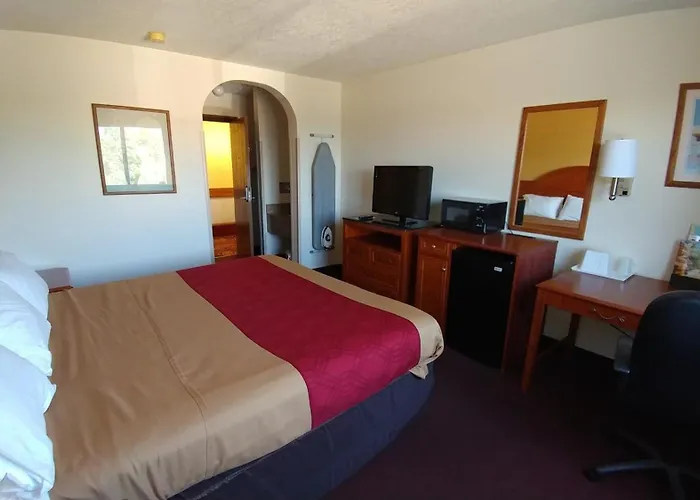Econo Lodge Inn&Suites