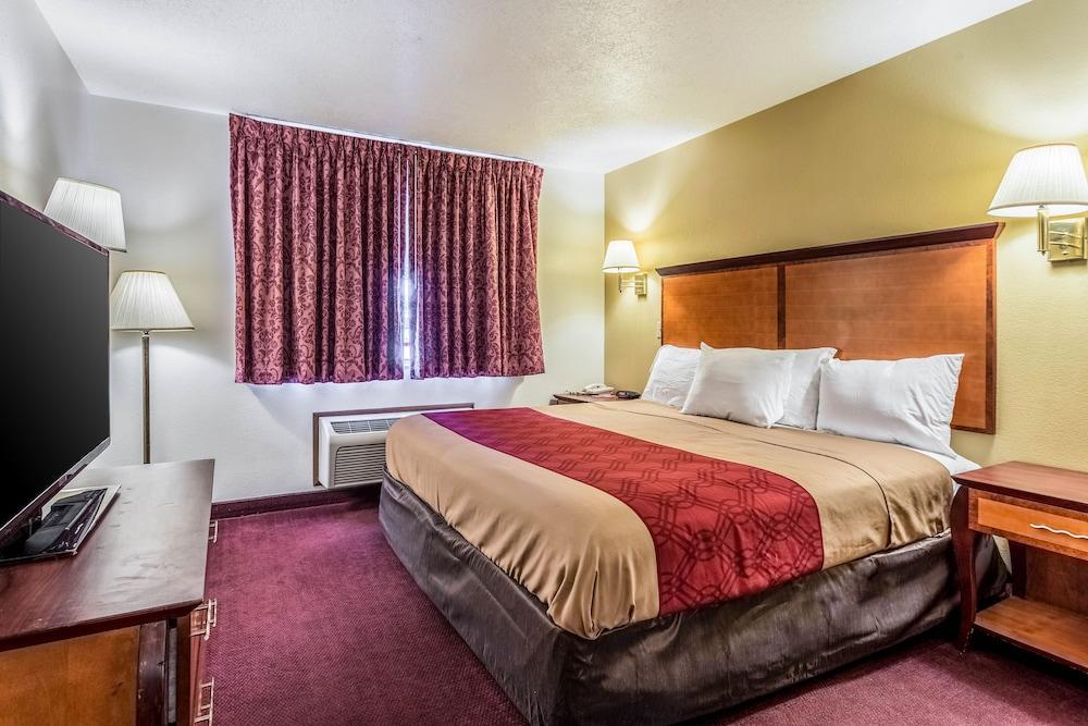 Econo Inn&suites
