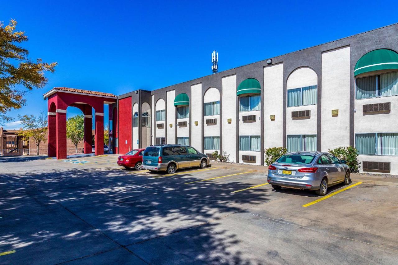 Econo Inn&suites