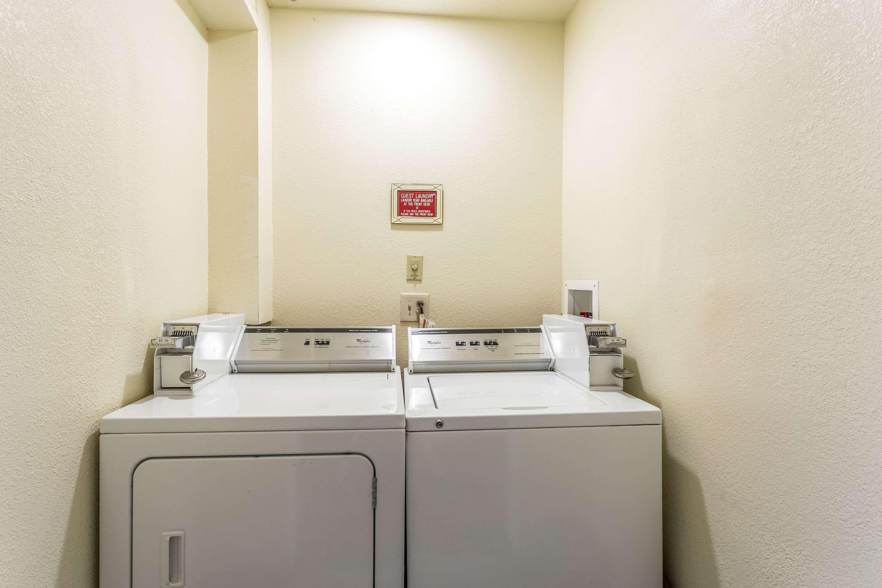 Econo Inn&suites 2*