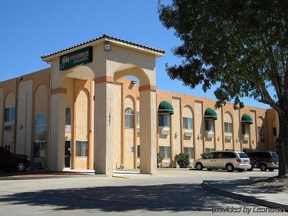 Econo Inn&suites Hotel
