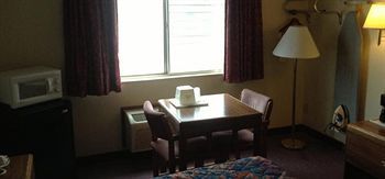Econo Inn&suites 2*