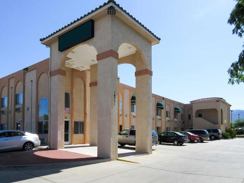 Econo Inn&suites