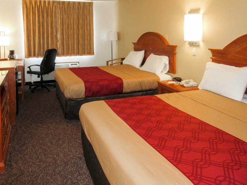 Econo Inn&suites Hotel