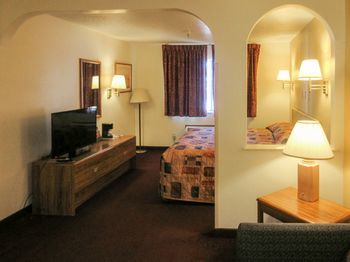 Hotel Econo Inn&suites 2*